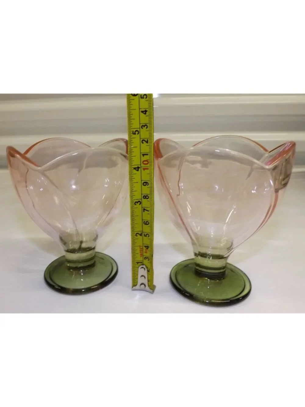 Target Bullseye's Playground Pink Stemware Tulip Glass 10 oz  Set Of 2 Beautiful